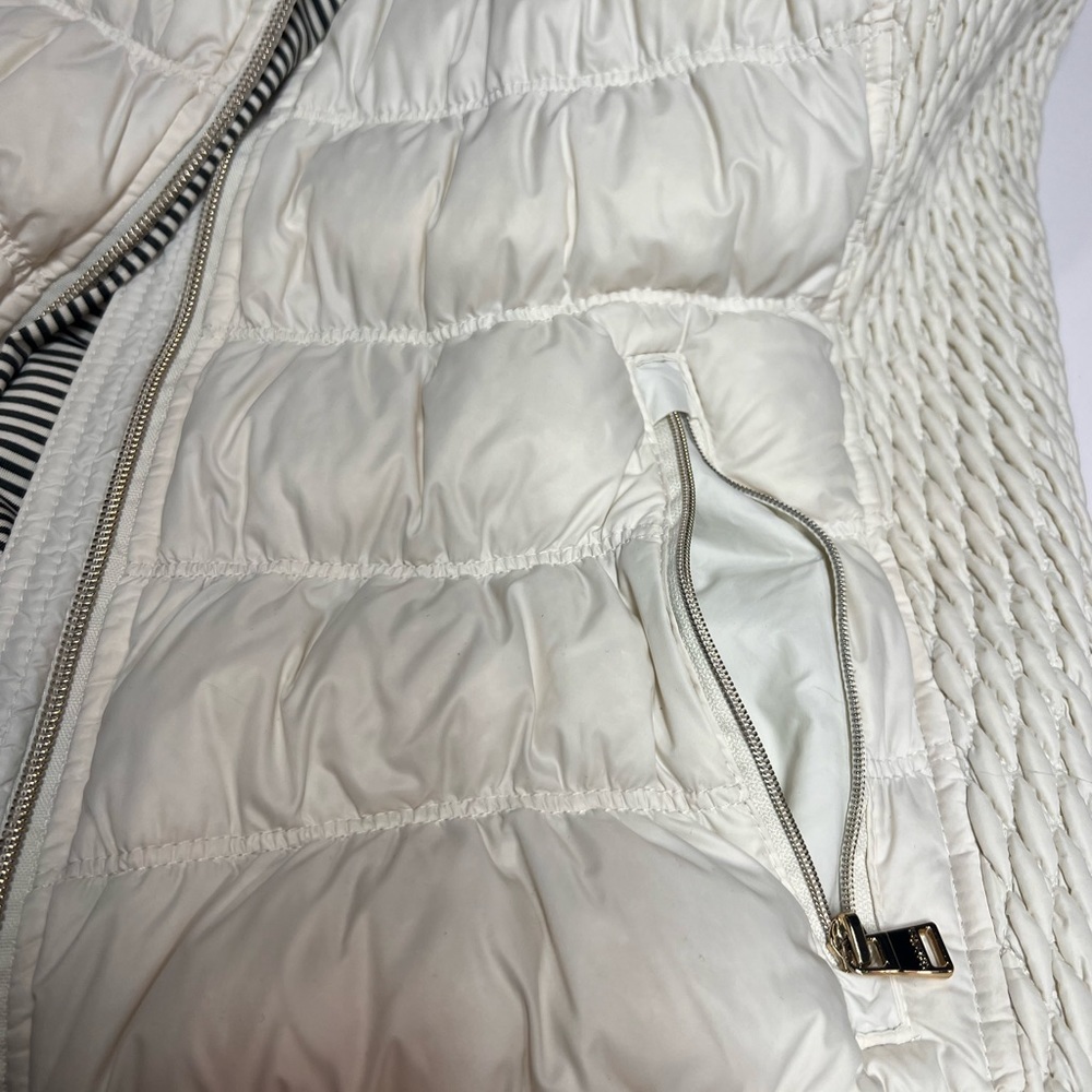 Calvin Klein White Puffer Vest Zipper Front Black and White Stripped Trim - Picture 7 of 11